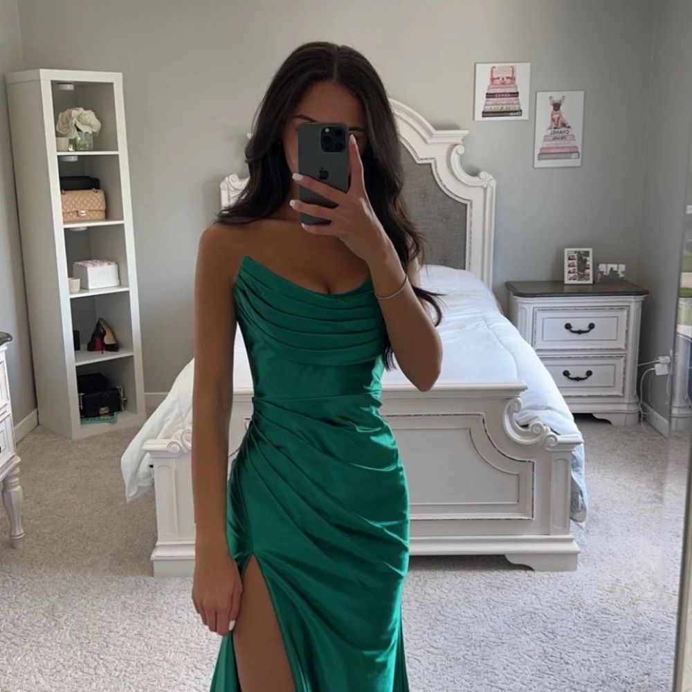 Emerald Green Asymmetrical Satin DDMINE XS New w/tags